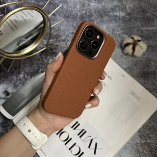 Чохол шкіряний Luxury leather case з магнітом MagSafe для iPhone 16 Pro Coffee